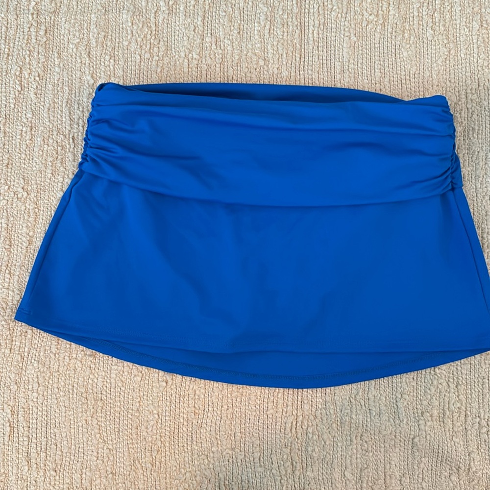 Title nine banded swim skirt.  Size small